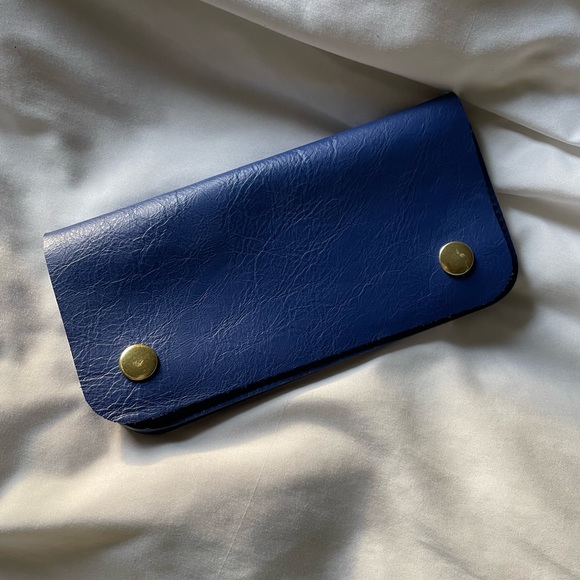 Minor History Ledger Wallet - Picture 7 of 7